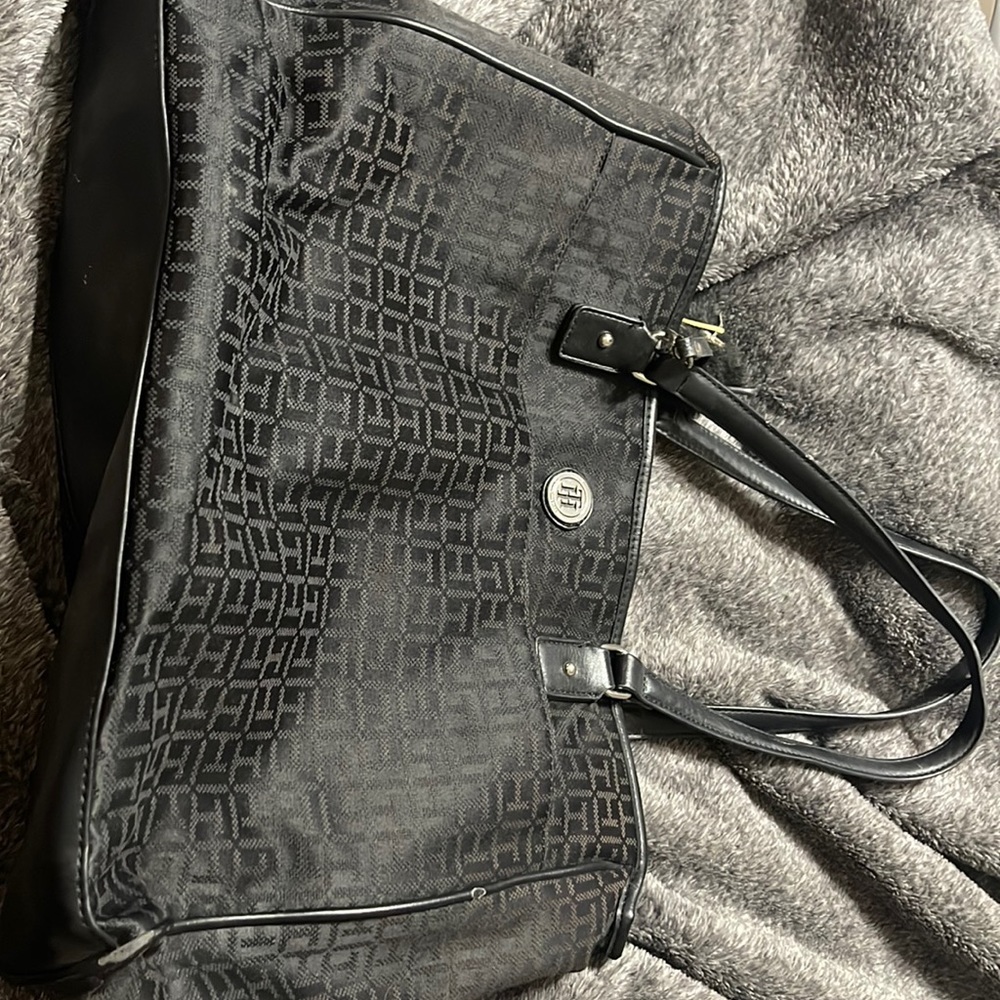 Black Tommy Hilfiger